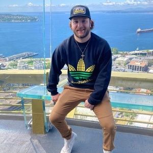 Meet your Posher, Devin